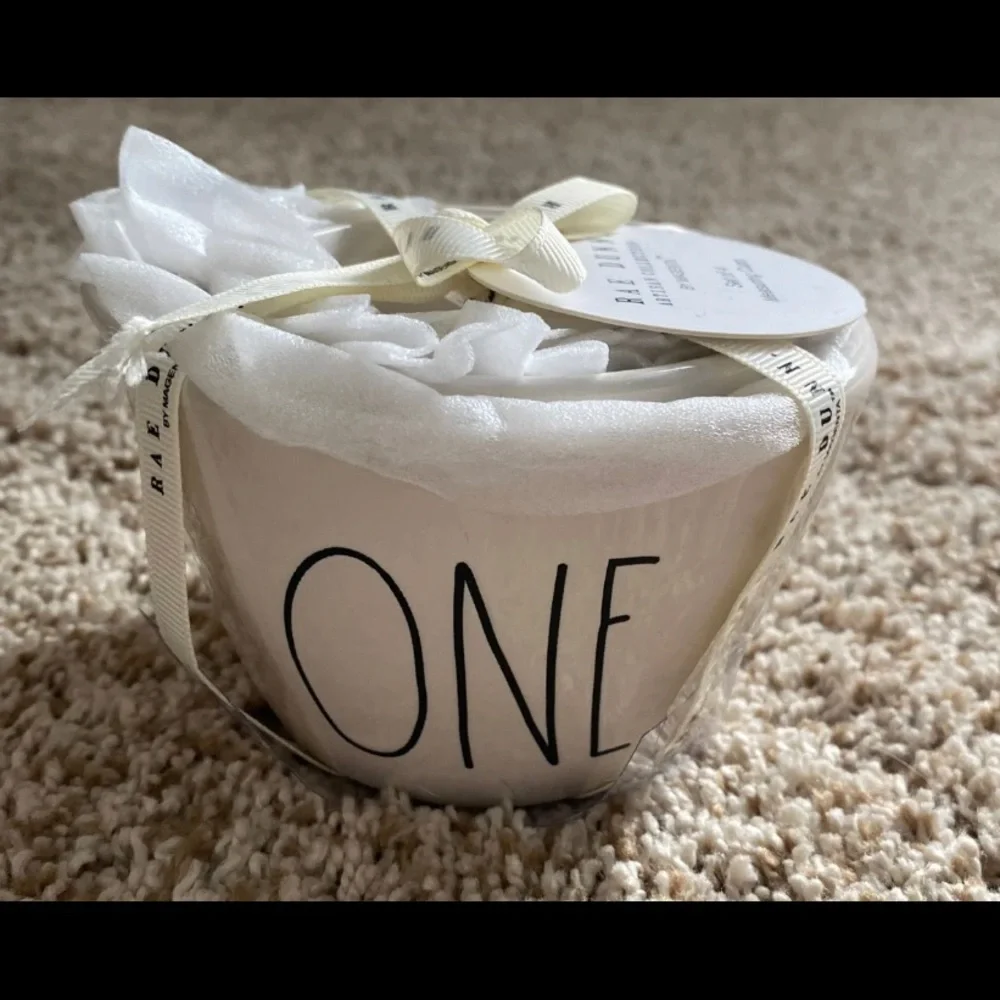 White Rae Dunn Measuring cups - Picture 1 of 2
